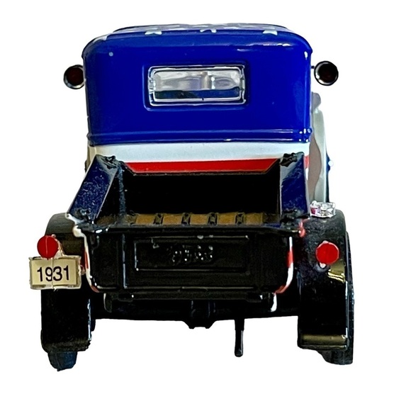 National Motor Museum 1931 FORD Model A Pickup Truck American Flag Collectible - Picture 3 of 10
